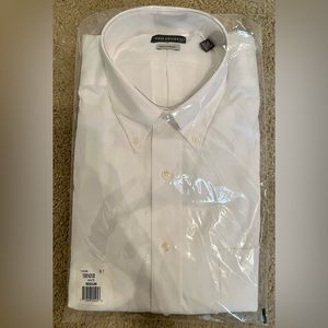 Van Heusen men’s dress shirt, medium, white, regular fit,